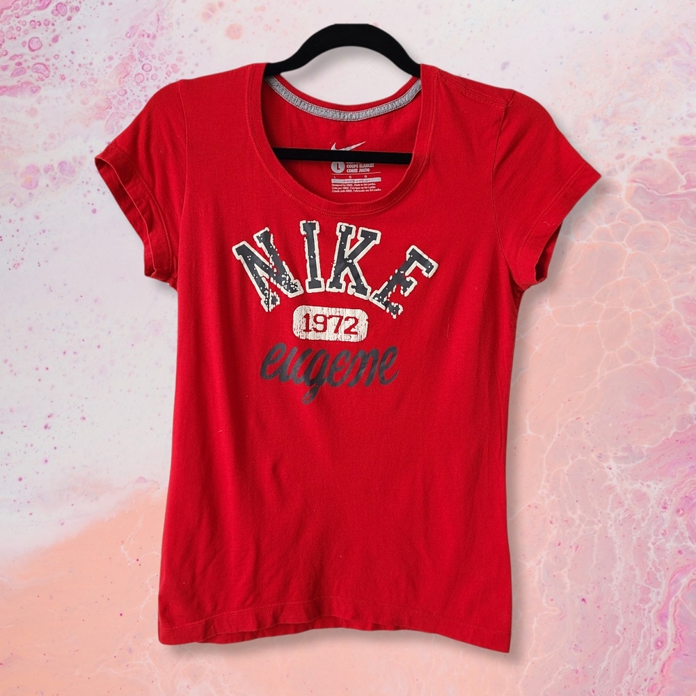 Nike 1972 Euguene Red Slim Fit Short Sleeve Top